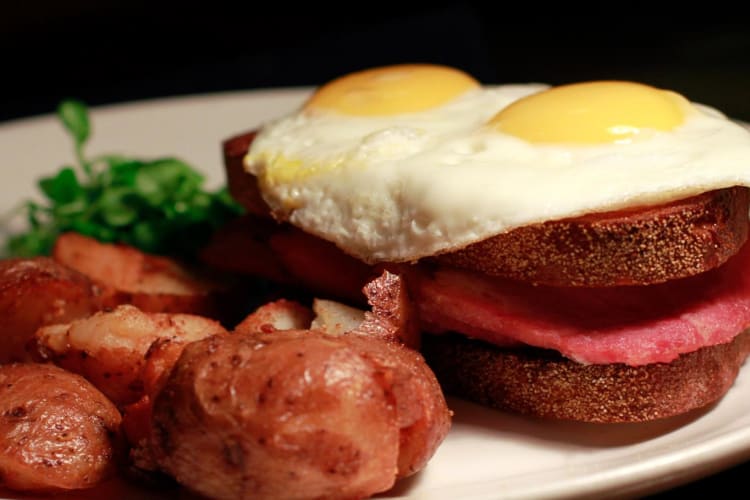 Table 10 croque madame